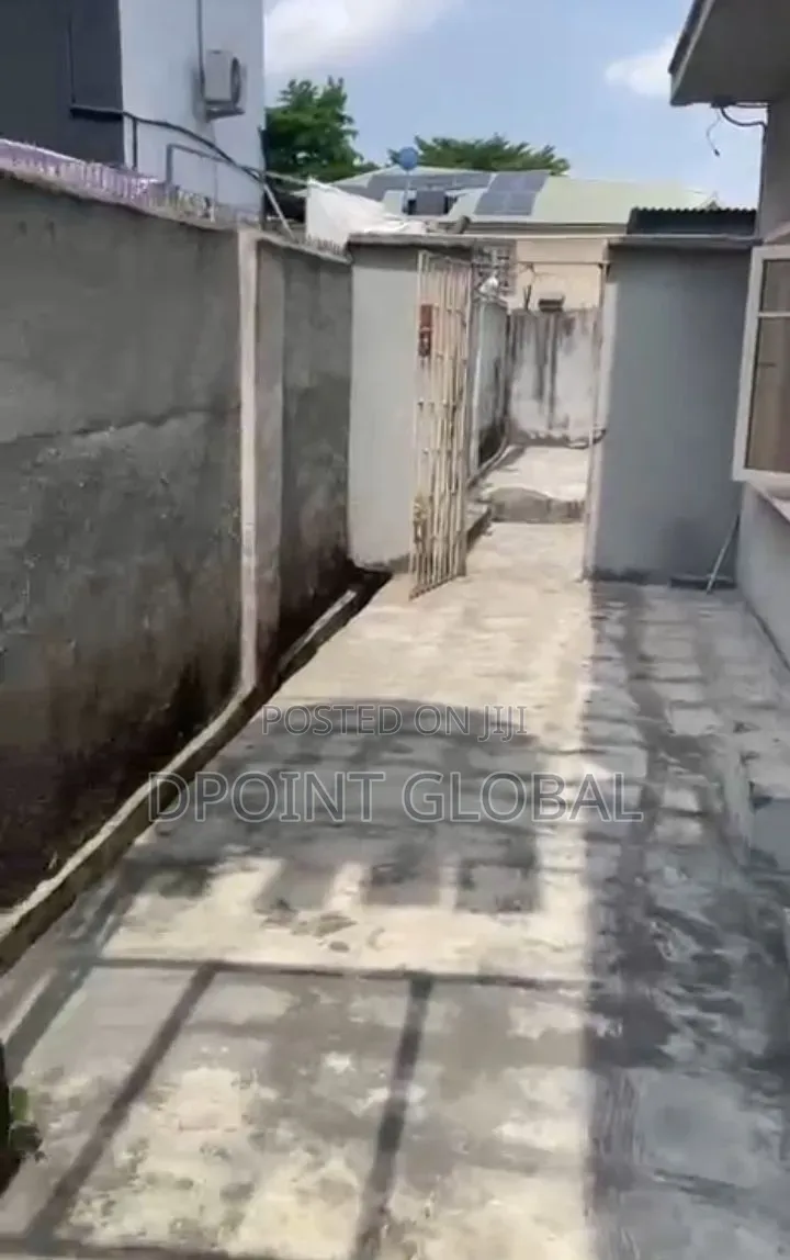 7bdrm Duplex in In Estate, Adeniyi Jones for sale in Adeniyi Jones