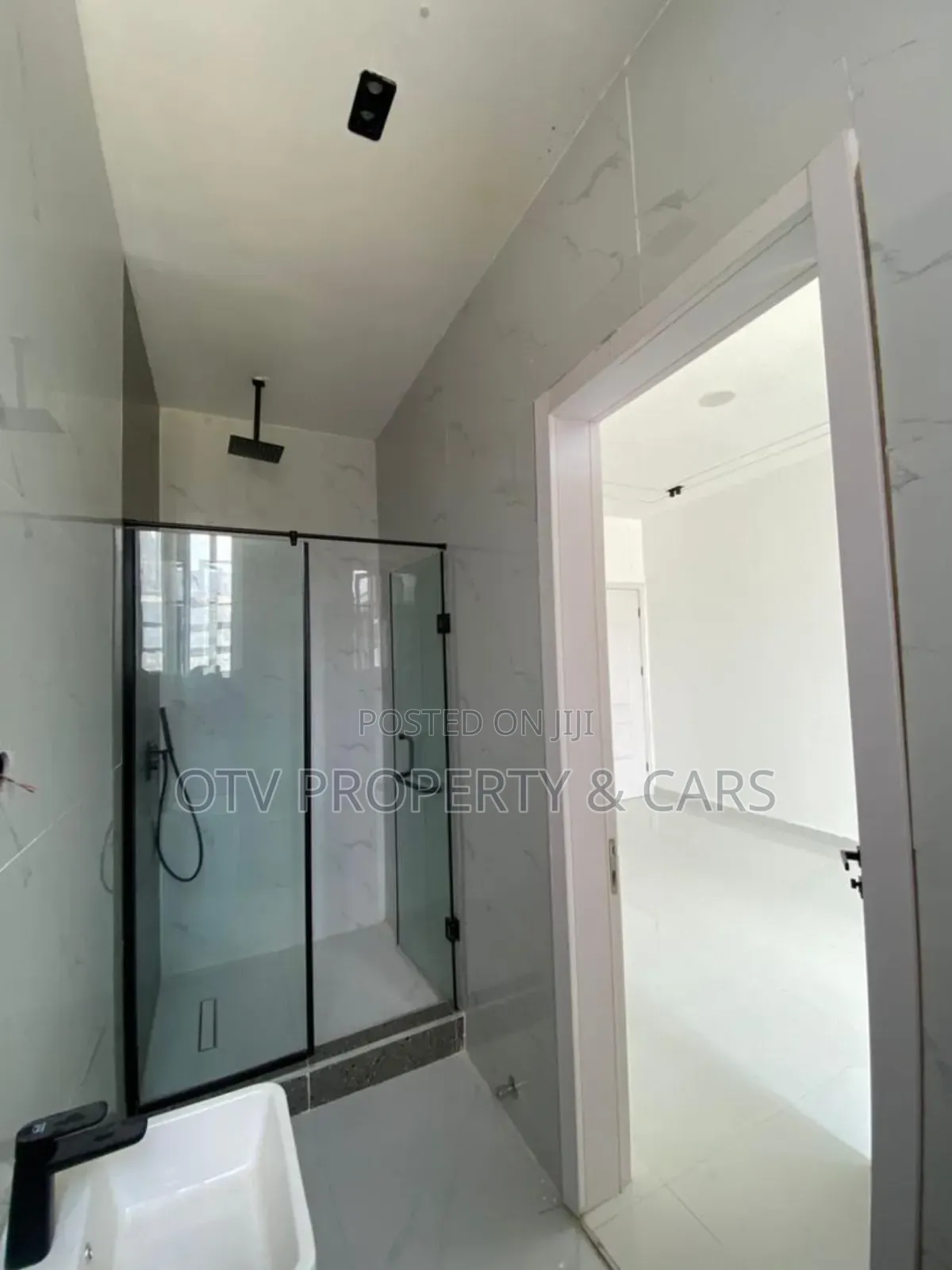 Furnished 5bdrm Townhouse/Terrace in Lekki Phase 1 for sale in Lekki Phase 1