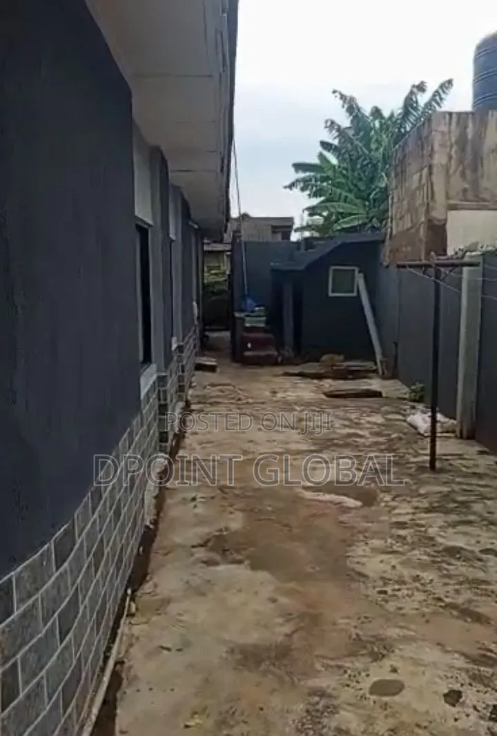 5bdrm Bungalow in Not Estate, Baruwa for sale in Baruwa