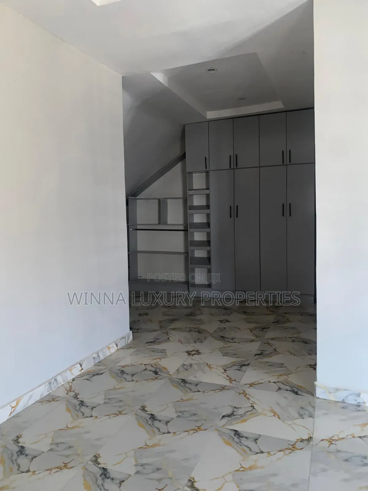 4bdrm Duplex in Reh Da Fortress, for sale in Pyakasa