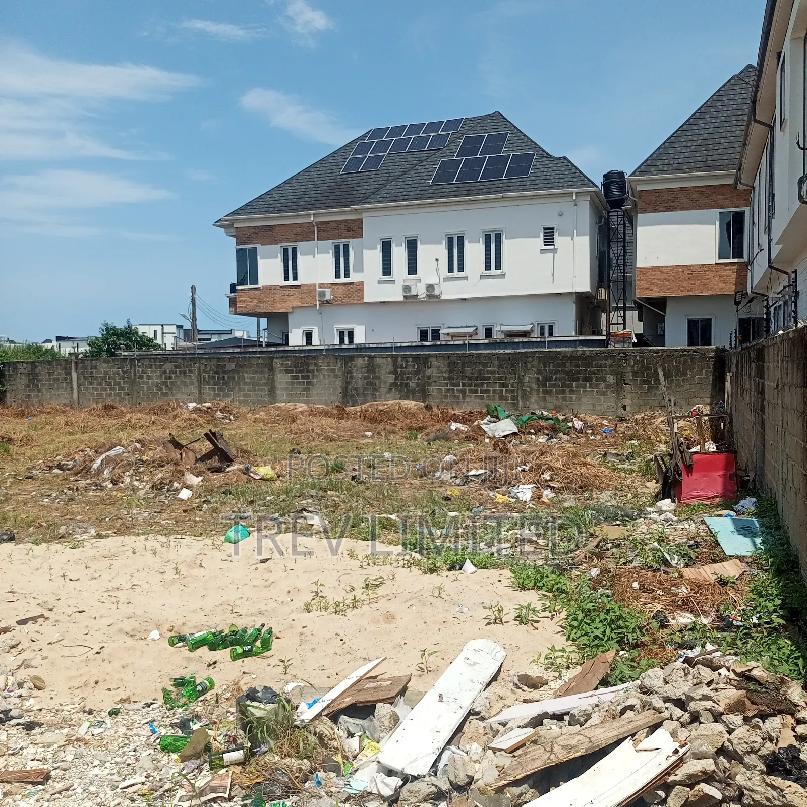 Dry 800sqm Land Facing the Road of an Estate in Ikota