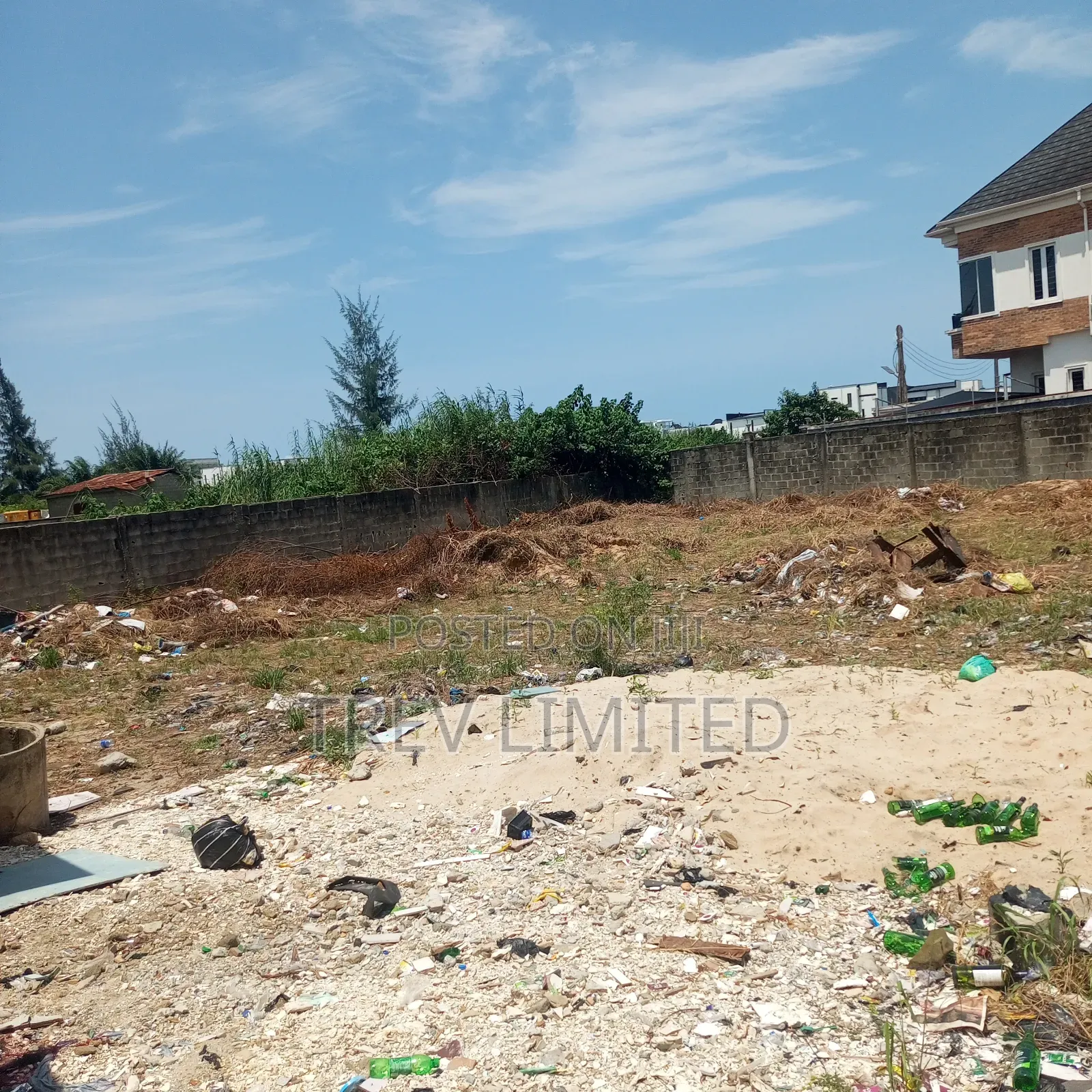 Dry 800sqm Land Facing the Road of an Estate in Ikota