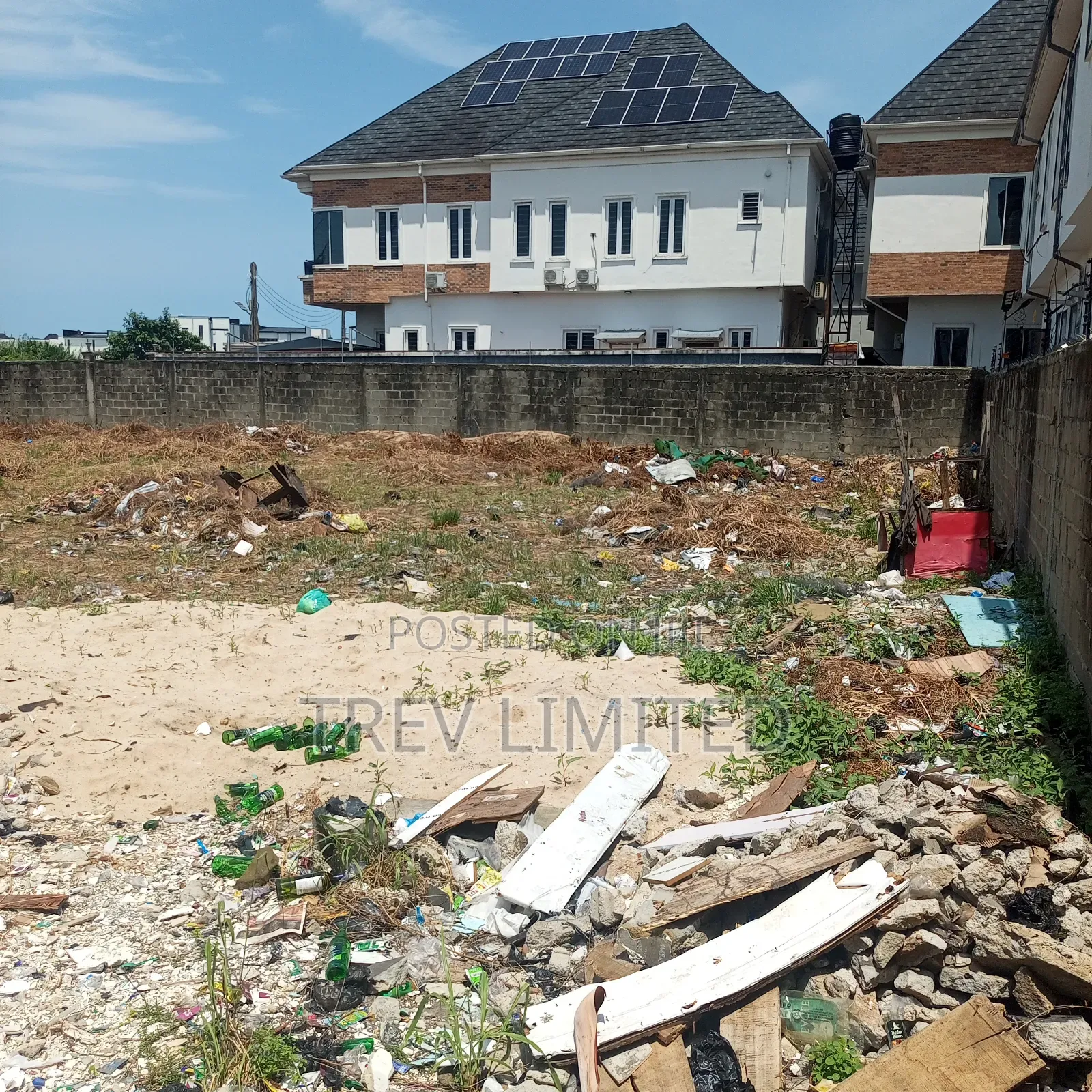 Dry 800sqm Land Facing the Road of an Estate in Ikota
