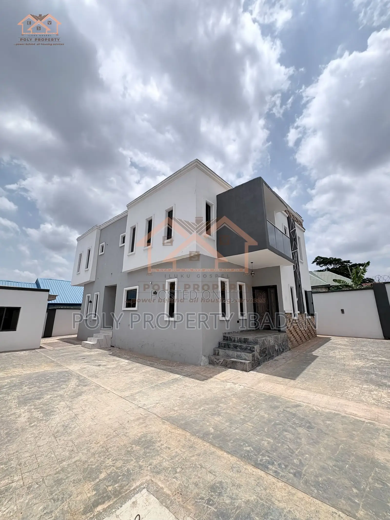 4bdrm Duplex in Kolapo Ishola Gra, Ibadan for sale in Ibadan