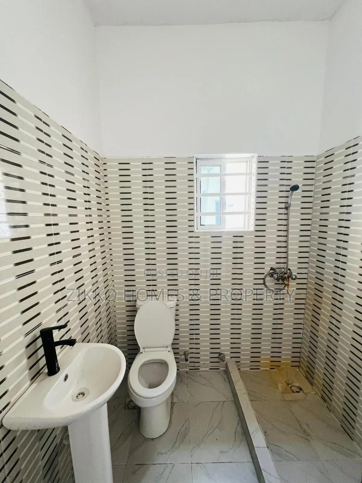 2bdrm Townhouse/Terrace in Sangotedo for Sale in Sangotedo
