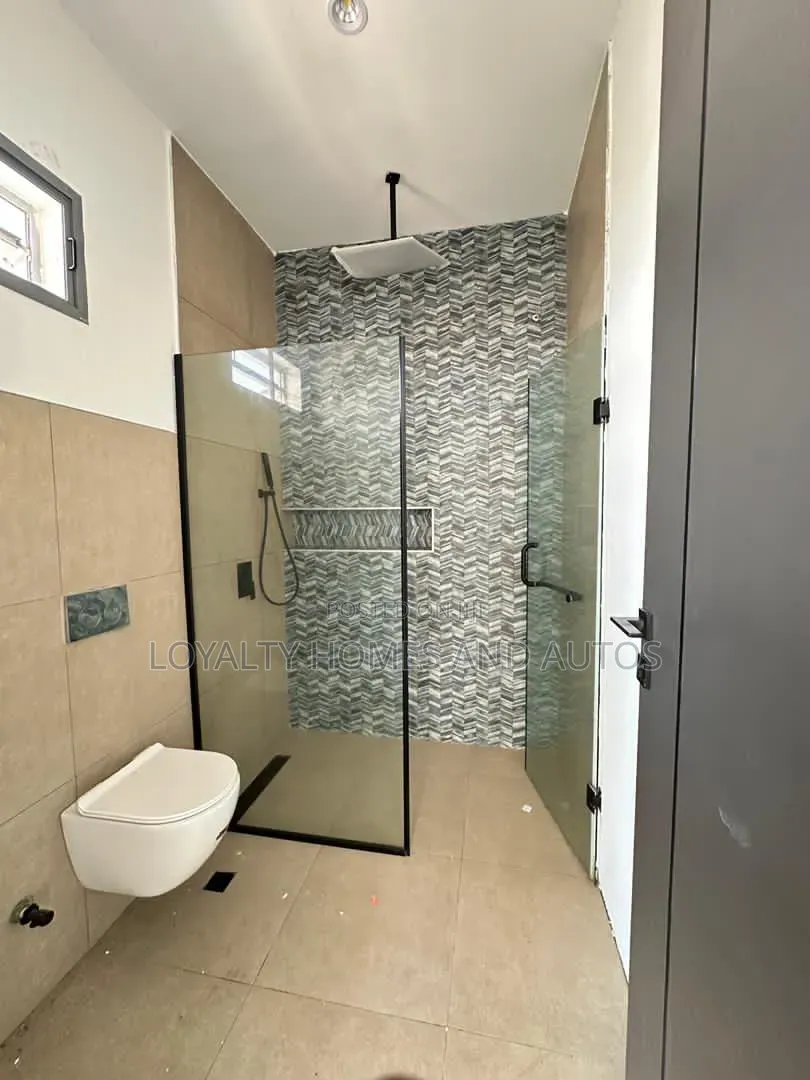 5bdrm House in Ogba Ikeja for sale in Ogba GRA