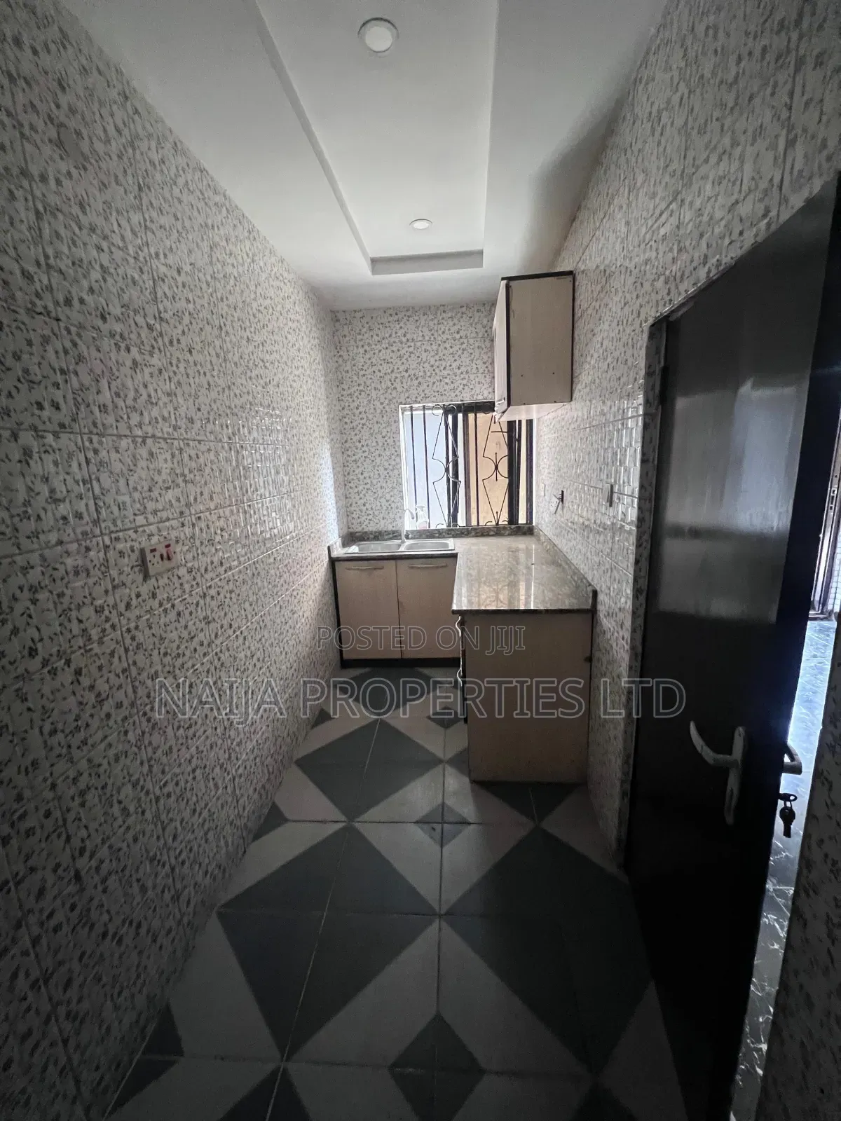 3bdrm Apartment in Lekki Phase 1 for rent in Lekki Phase 1
