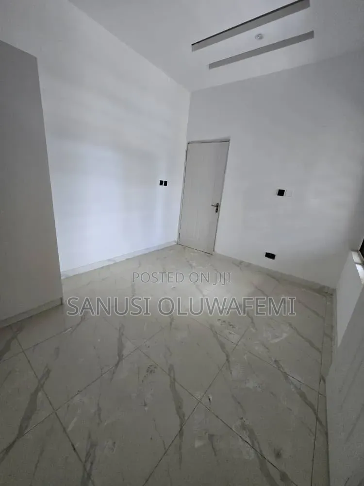 3bdrm Duplex in Abraham Adesanya Estate for sale in Abraham Adesanya Estate