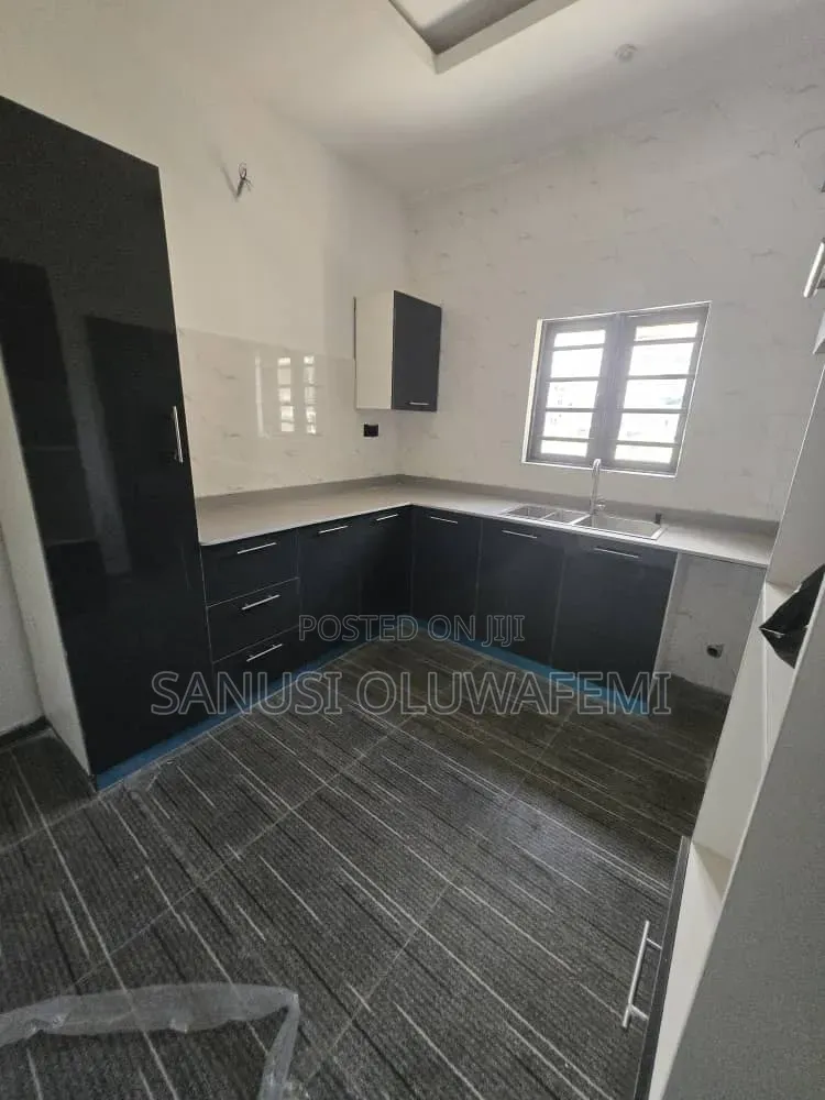 3bdrm Duplex in Abraham Adesanya Estate for sale in Abraham Adesanya Estate