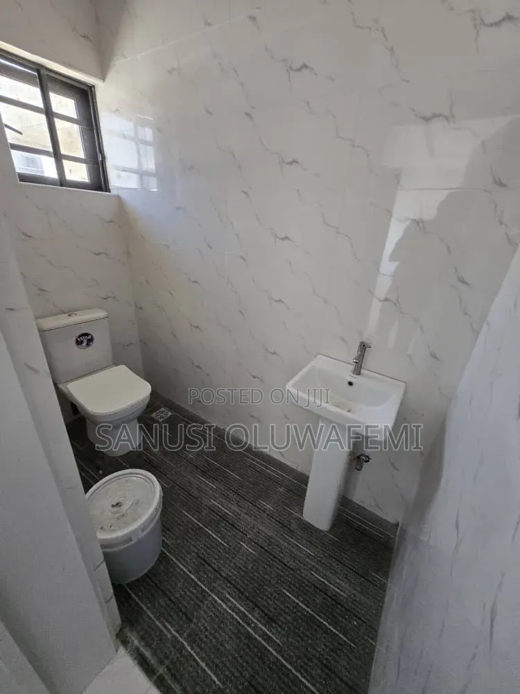 3bdrm Duplex in Abraham Adesanya Estate for sale in Abraham Adesanya Estate
