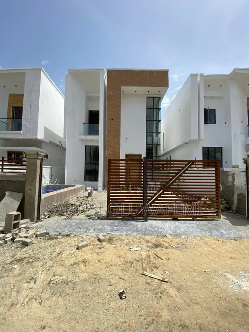 4bdrm Duplex in Chevron for sale in Chevron