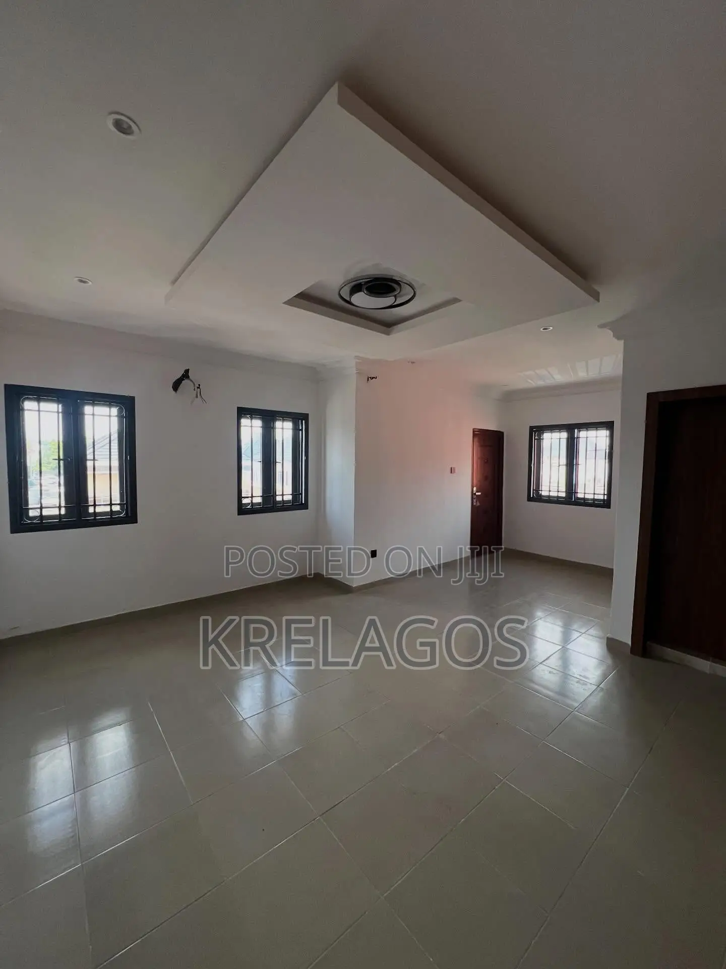 4bdrm Duplex in Chevron for rent in Chevron