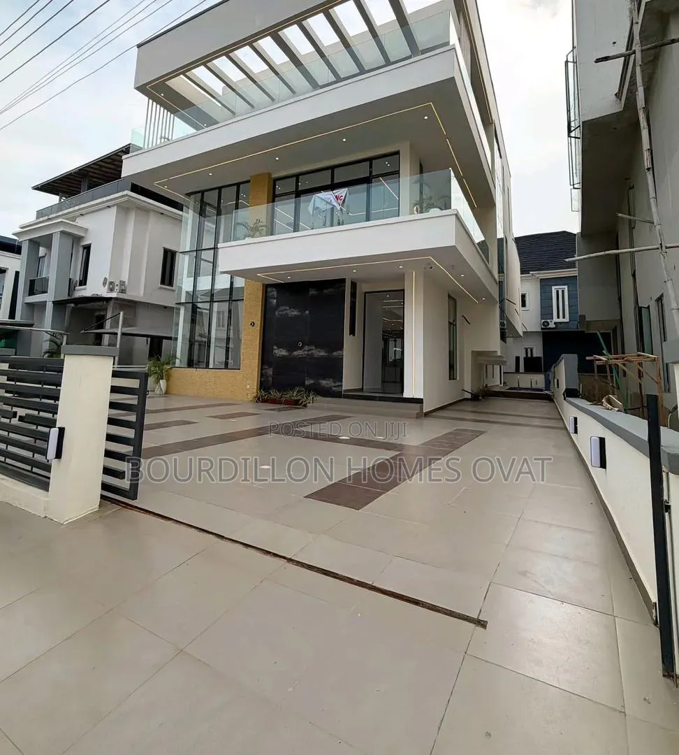 5bdrm Duplex in Megamound Estate for sale in Ilaje / Lekki