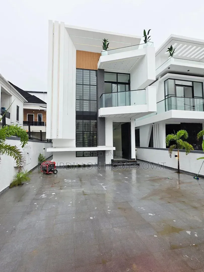 4bdrm Duplex in Chevron Toll Gate for sale in Chevron