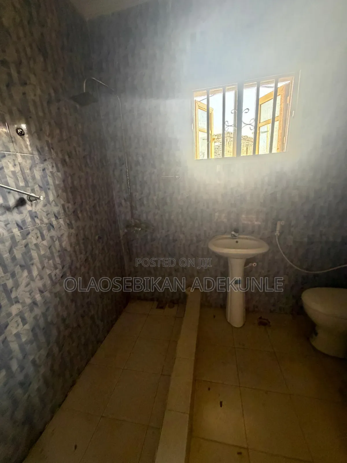 2bdrm Block of Flats in Kolapo Ishola Gra, Akobo for rent in Akobo