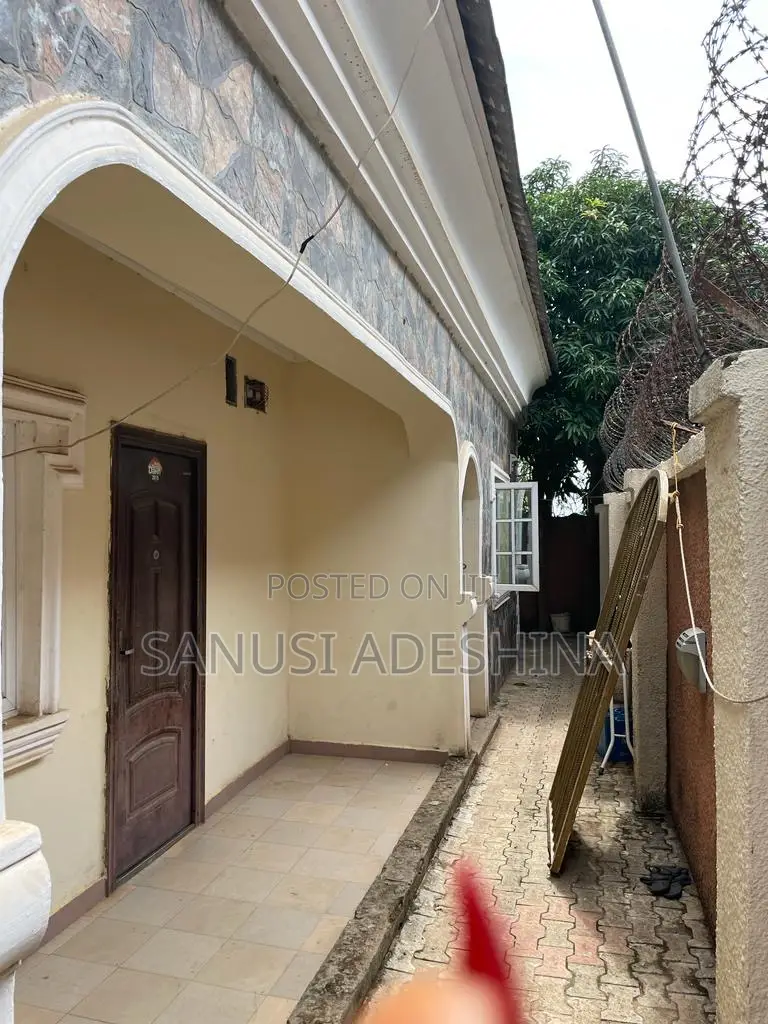 4bdrm Duplex in Supercell Estate for sale in Apo District