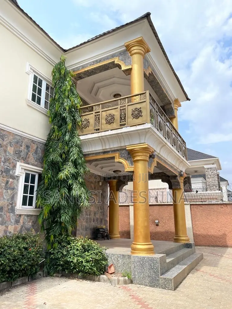 4bdrm Duplex in Supercell Estate for sale in Apo District
