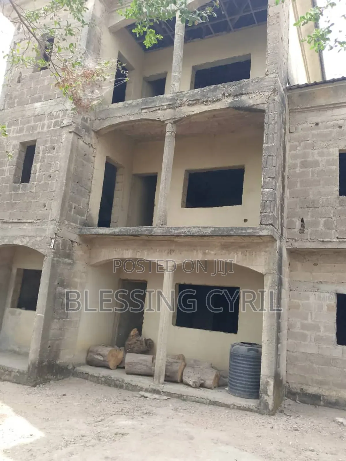 8bdrm House in Standalone Estate, Dei-Dei for sale in Dei-Dei