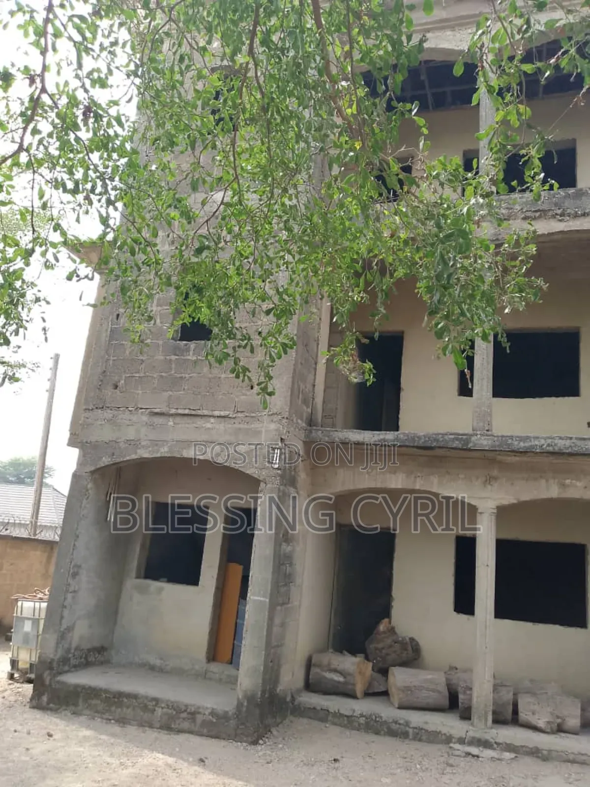 8bdrm House in Standalone Estate, Dei-Dei for sale in Dei-Dei