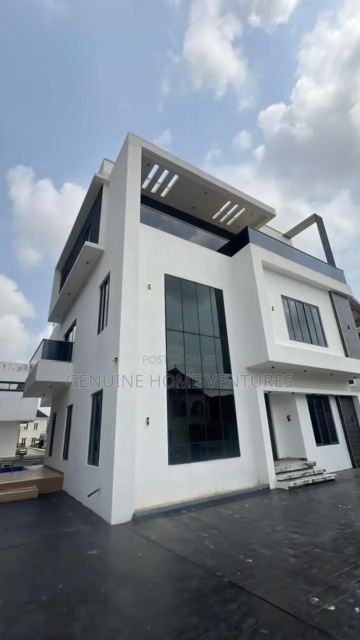 5bdrm Duplex in Pinock Osapa for sale in Osapa london