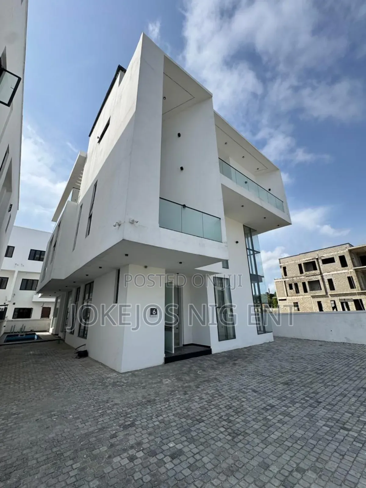5bdrm Duplex in Ikate for sale in Ikate