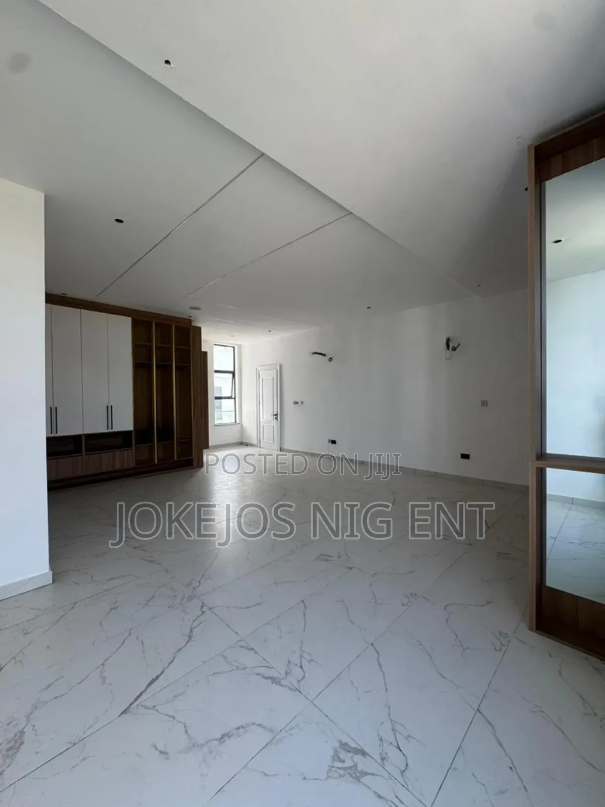 5bdrm Duplex in Ikate for sale in Ikate