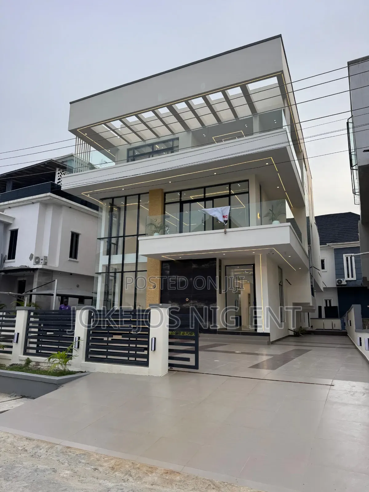 5bdrm Duplex in Lekki County Estate, Ikota for sale in Ikota
