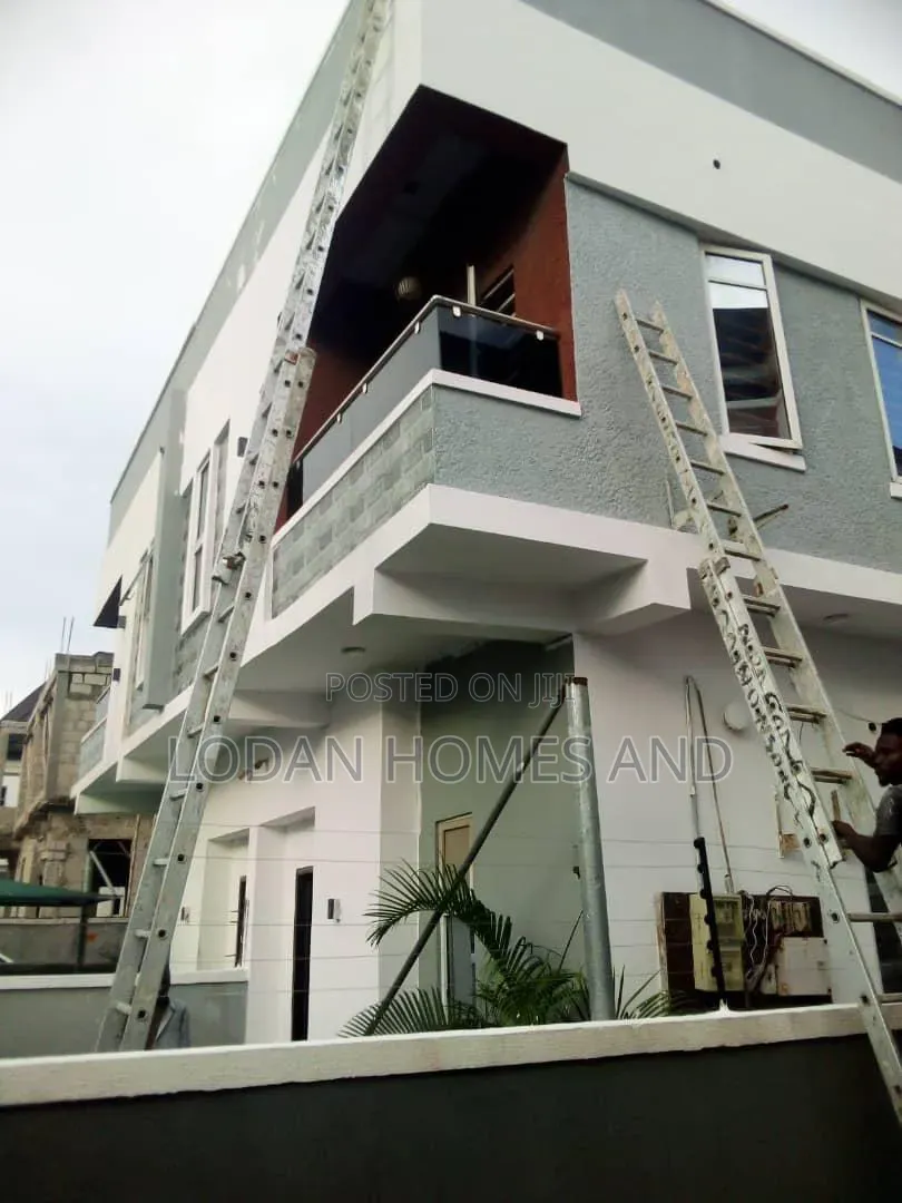 5bdrm Duplex in Villa Estate, Lekki Expressway for sale in Lekki Expressway