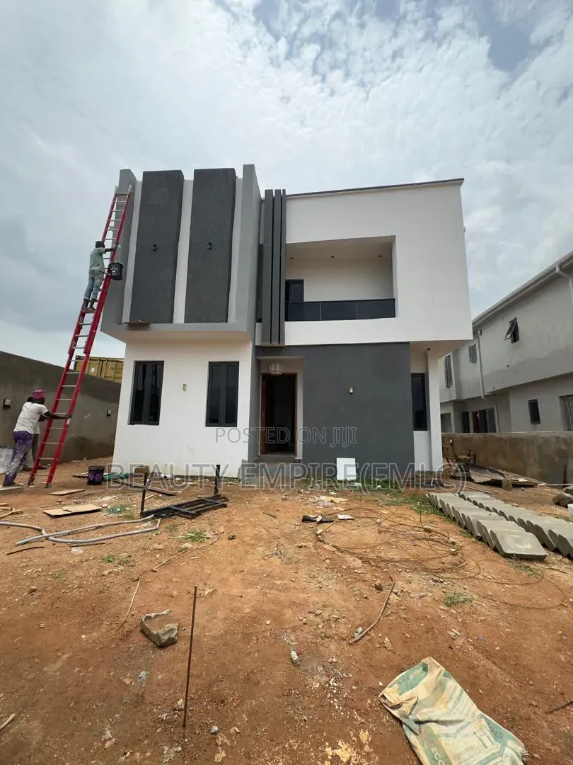 4bdrm Duplex in Jericho Gra for sale in Jericho