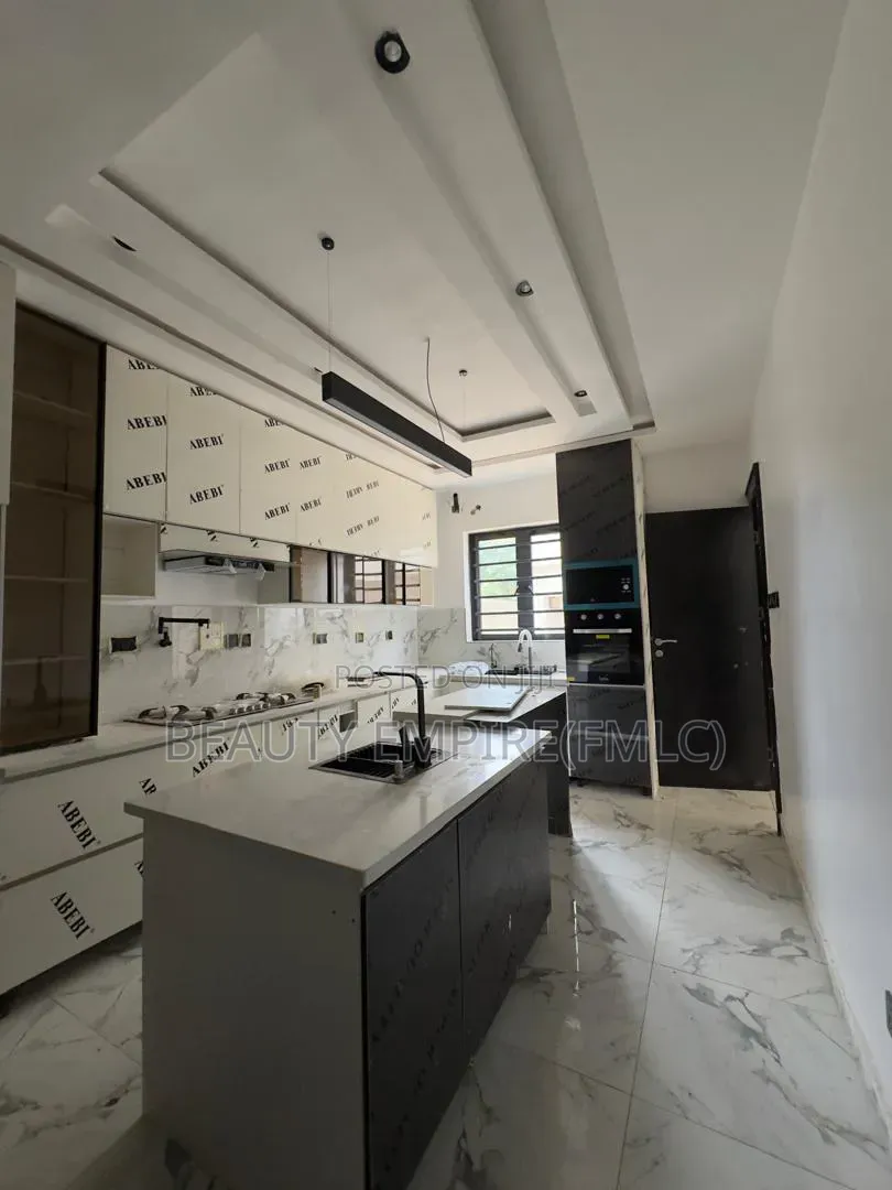 4bdrm Duplex in Jericho Gra for sale in Jericho