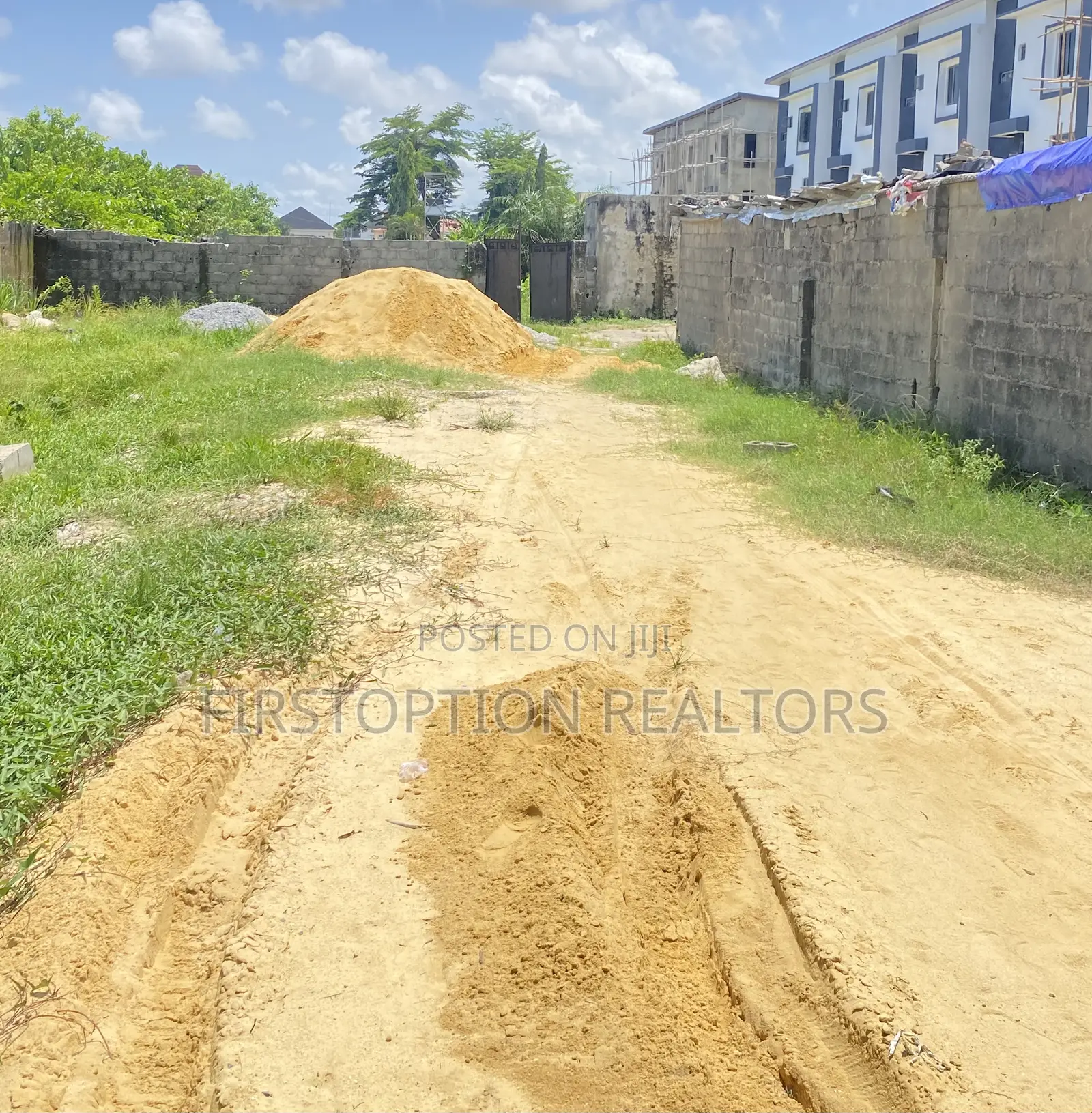3200sqm Fenced Dryland at Ablag Avenue Off Monastery Road Sangotedo in Sangotedo