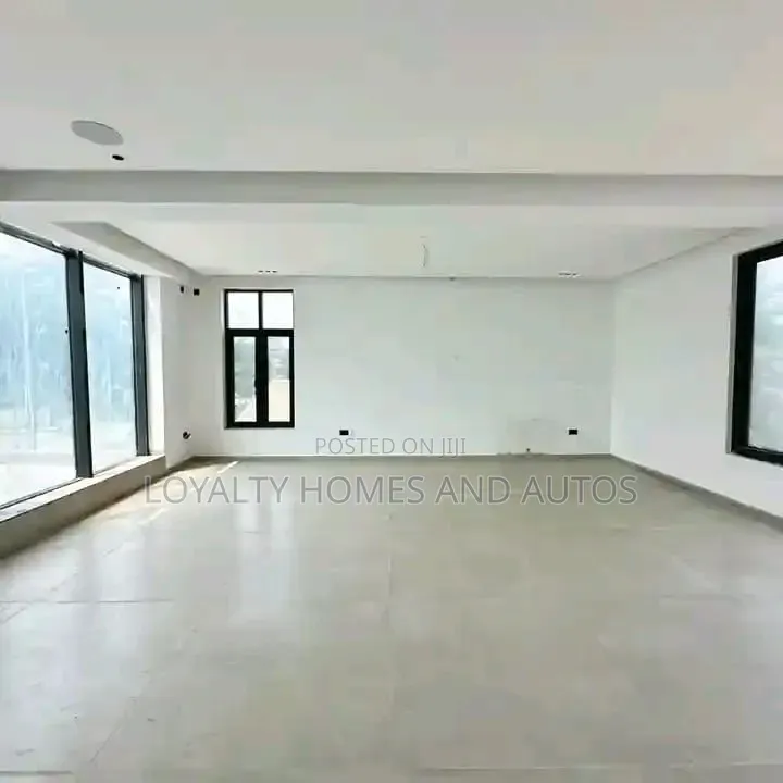 5bdrm Duplex in Banana Island for sale in Banana Island