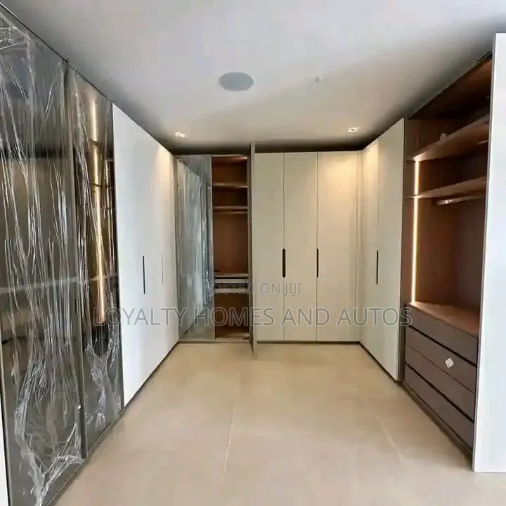 5bdrm Duplex in Banana Island for sale in Banana Island