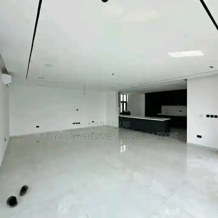 5bdrm Duplex in Banana Island for sale in Banana Island