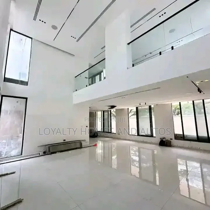 5bdrm Duplex in Banana Island for sale in Banana Island