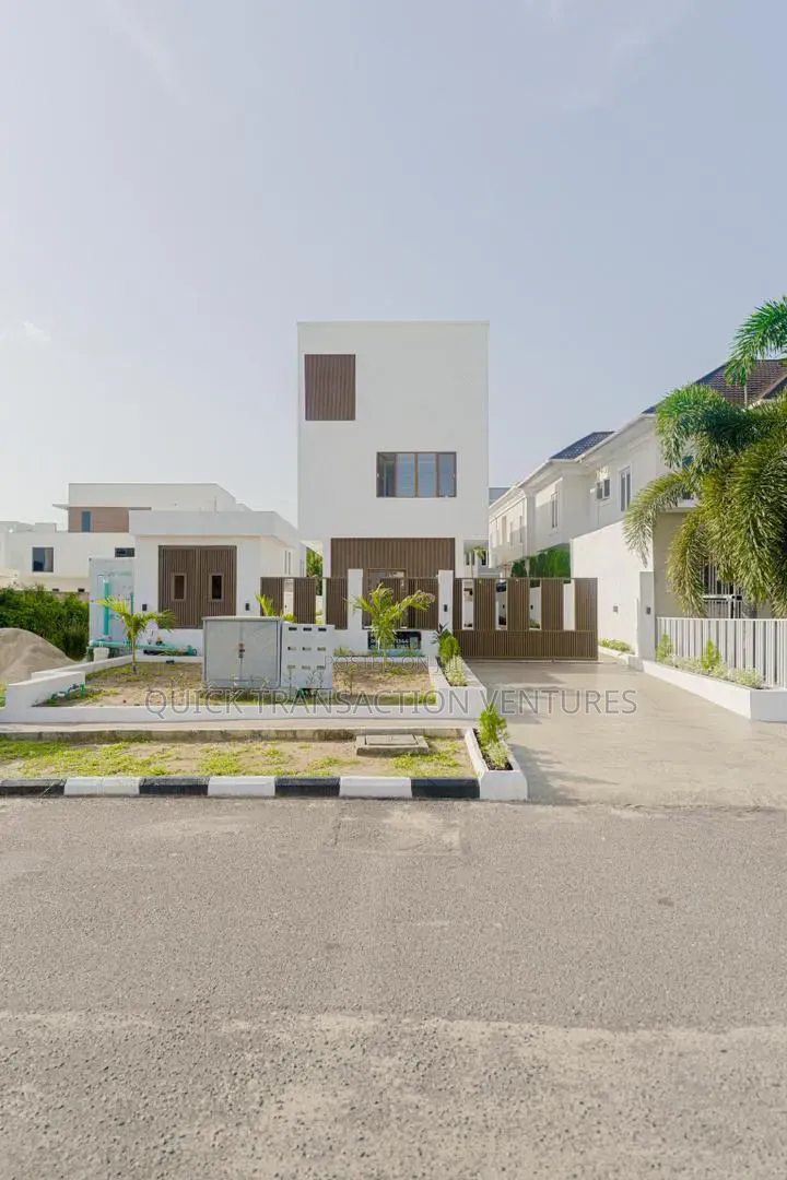 4bdrm Duplex in Pinnock Beach Estate, Osapa london for rent in Osapa london