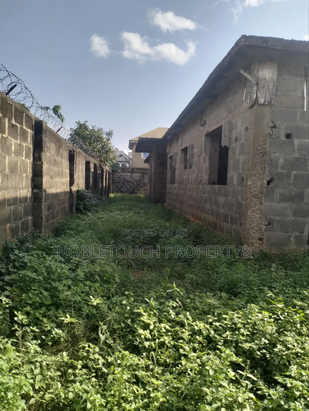 3bdrm Block of Flats in Along Madarikan, Iseri Olofin for sale in Iseri Olofin