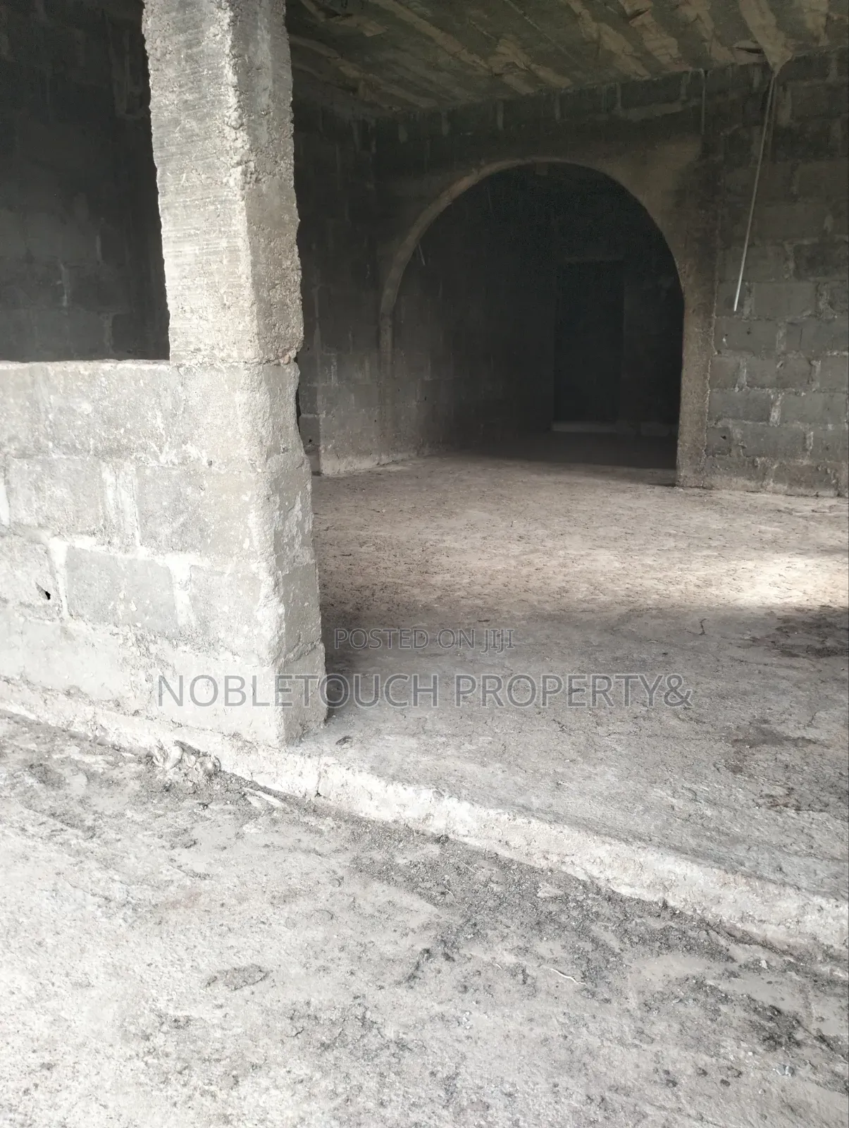 3bdrm Block of Flats in Along Madarikan, Iseri Olofin for sale in Iseri Olofin
