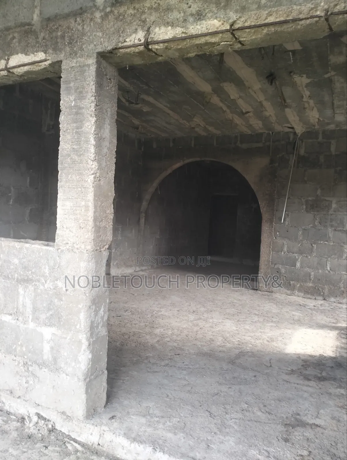 3bdrm Block of Flats in Along Madarikan, Iseri Olofin for sale in Iseri Olofin