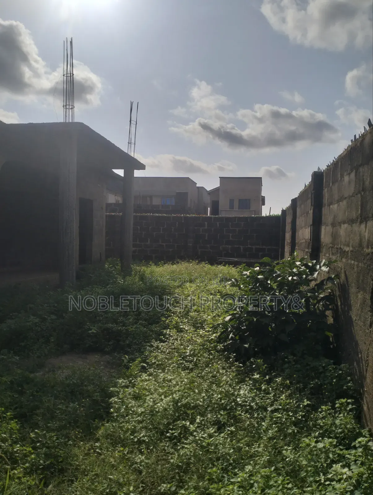 3bdrm Block of Flats in Along Madarikan, Iseri Olofin for sale in Iseri Olofin
