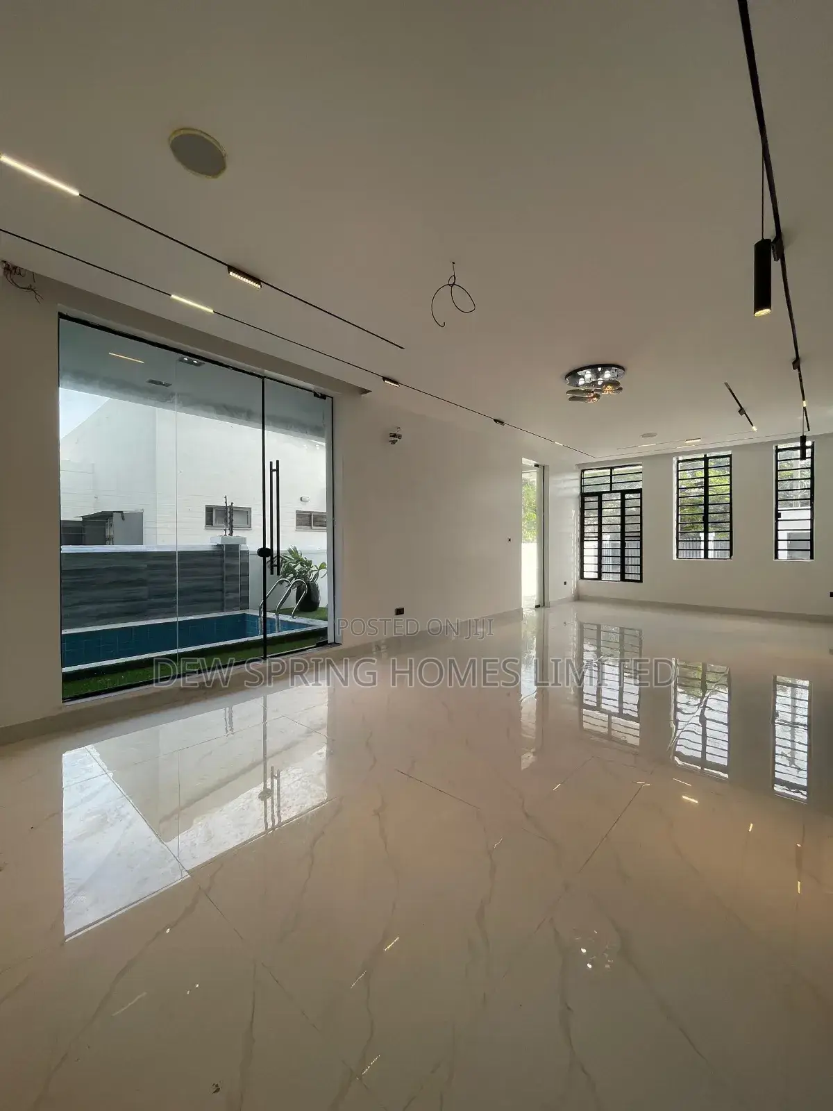 Furnished 5bdrm Duplex in Lekki Phase 1 for sale in Lekki Phase 1