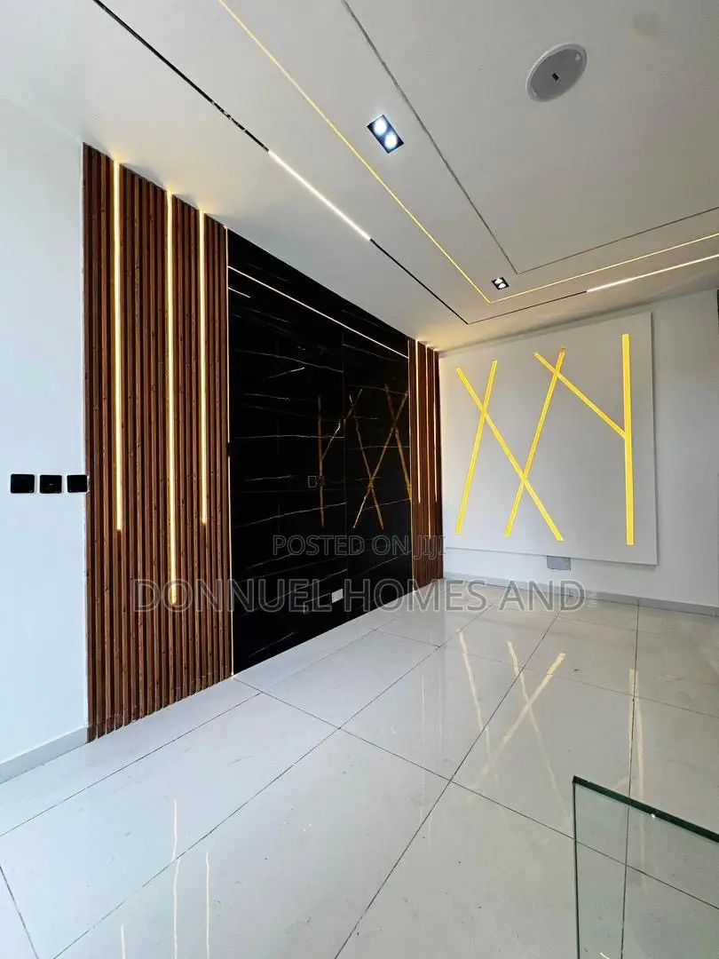 4bdrm Duplex in Lekki Expressway for sale in Lekki Expressway