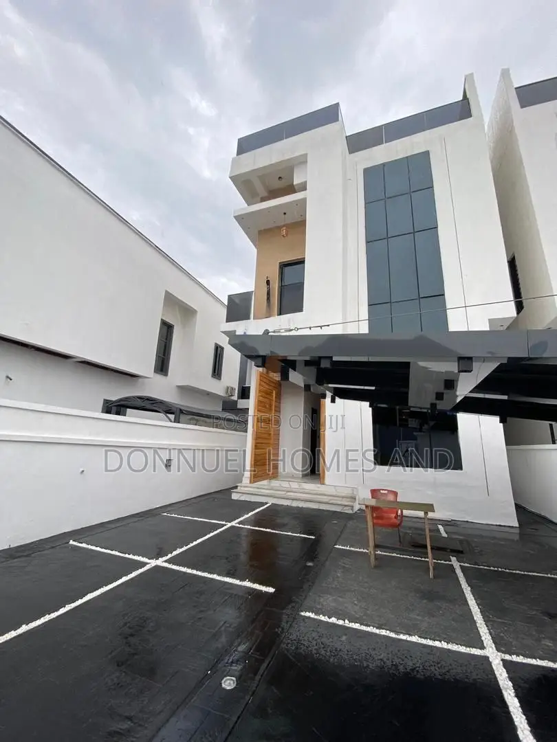 5bdrm Duplex in Lekki Expressway for sale in Lekki Expressway