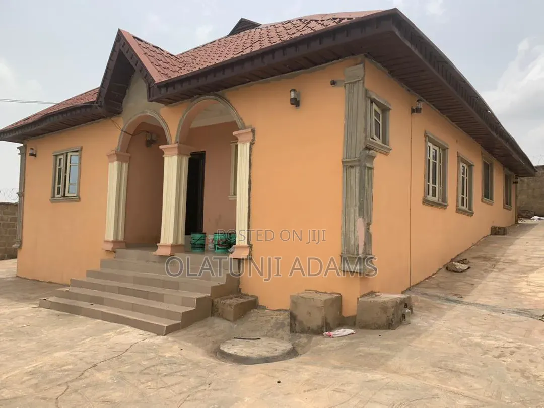 3bdrm Bungalow in Onibueja, Osogbo for sale in Osogbo