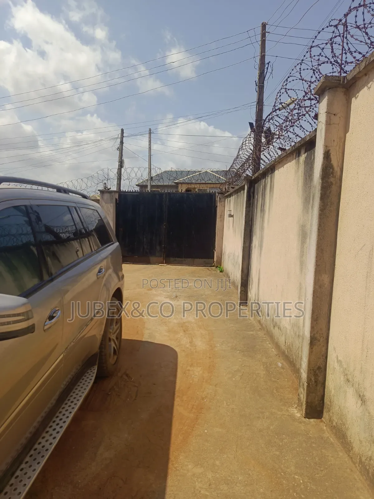 3bdrm Block of Flats in Ama Pepu, Isheri / Egbe Idimu for sale in Isheri / Egbe Idimu