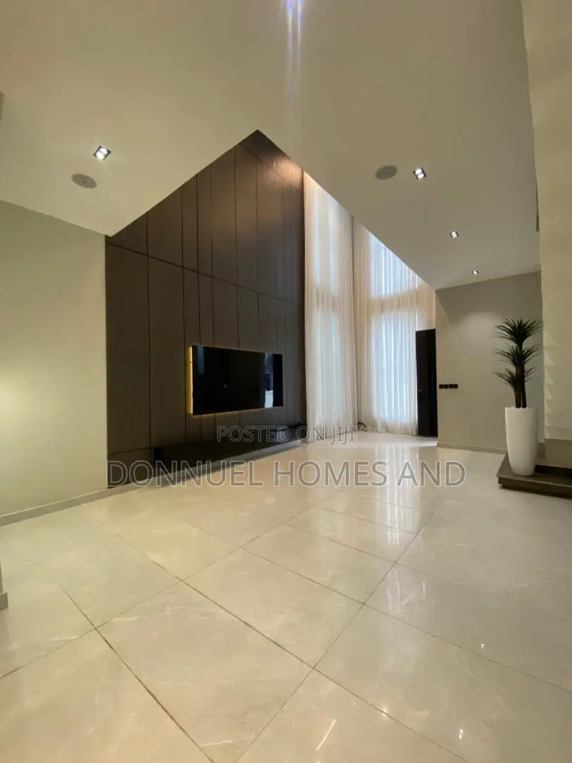 5bdrm Duplex in Lekki Expressway for sale in Lekki Expressway