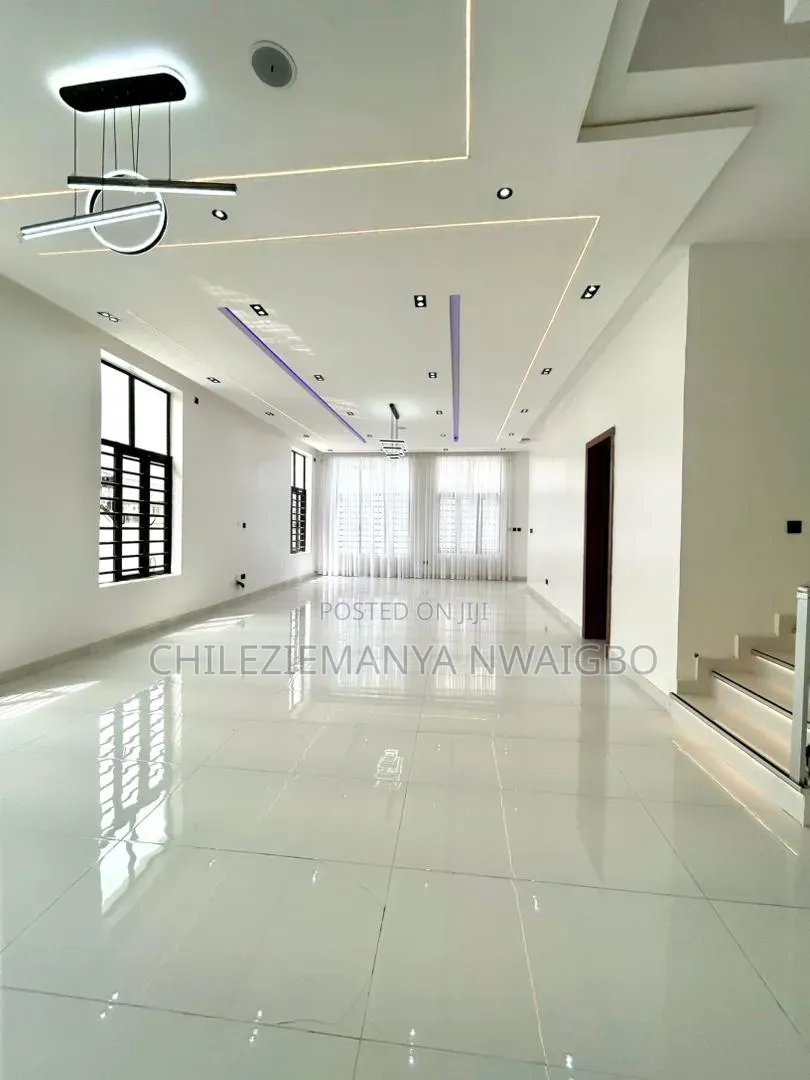 5bdrm Duplex in Sangotedo for sale in Sangotedo