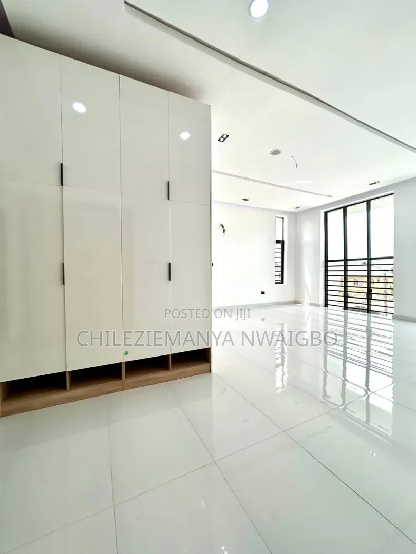 5bdrm Duplex in Sangotedo for sale in Sangotedo