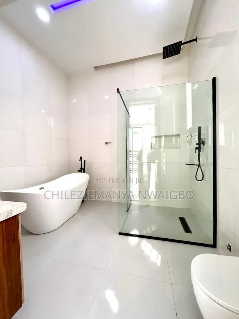 5bdrm Duplex in Sangotedo for sale in Sangotedo