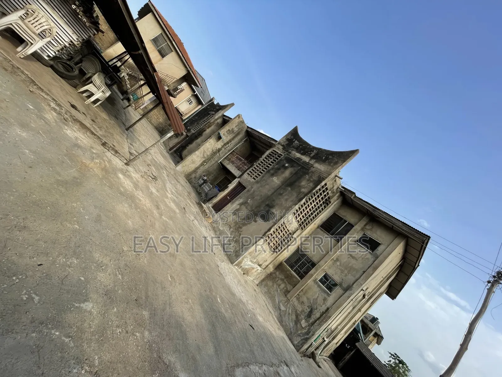 3bdrm Block of Flats in Afijagba, Alakia for sale in Alakia